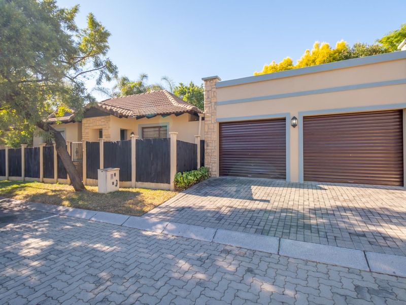 Single Story Three bedroom home for Sale in Sought After Fourways Estate - Photo 1
