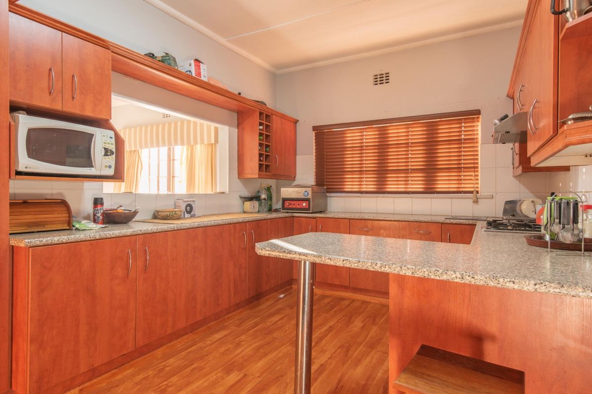 Don't Miss Out on This 3-Bedroom Family Home! - Photo 2