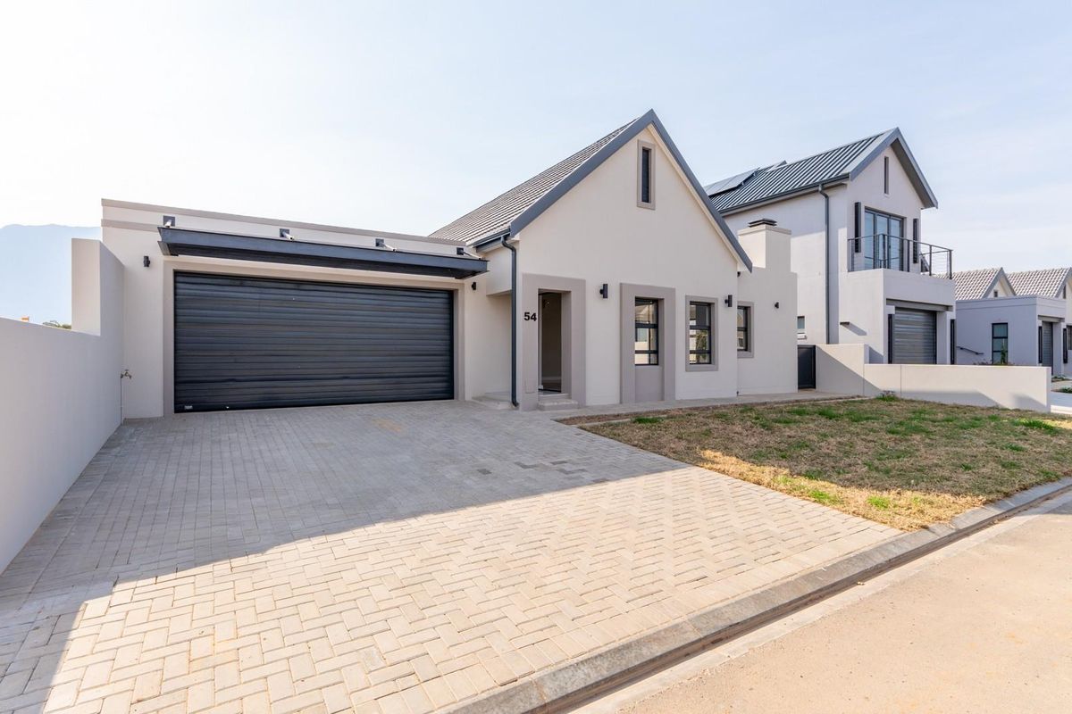 3-Bedroom House For Sale in Altona Village, Worcester, Western Cape - Photo 3