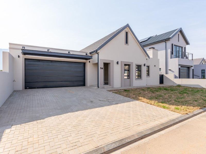 3-Bedroom House For Sale in Altona Village, Worcester, Western Cape - Photo 3