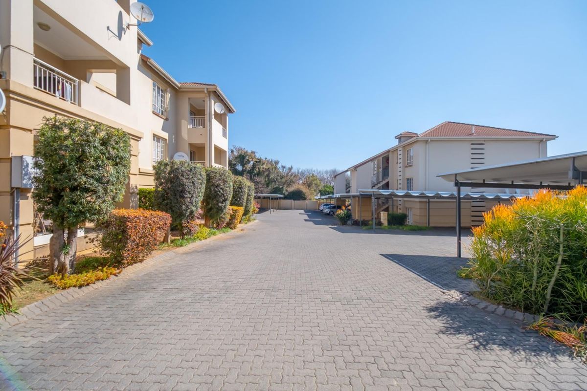 Investment Unit in High Demand Area. - Photo 2