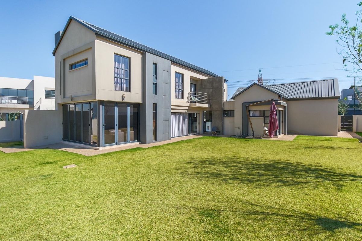 Beautiful 4 Bedroom Family Home In Meadows Estate - Photo 3