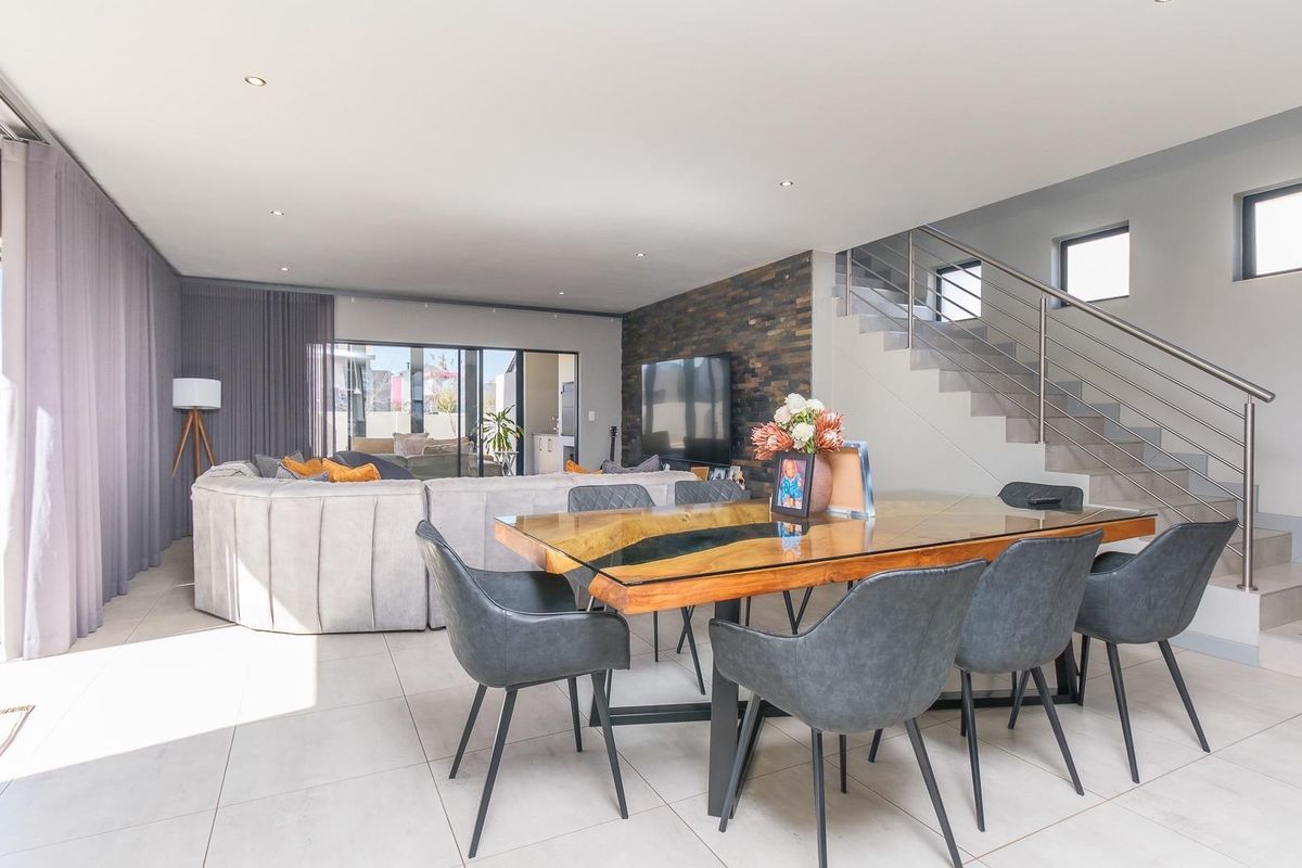 Beautiful 4 Bedroom Family Home In Meadows Estate - Photo 4