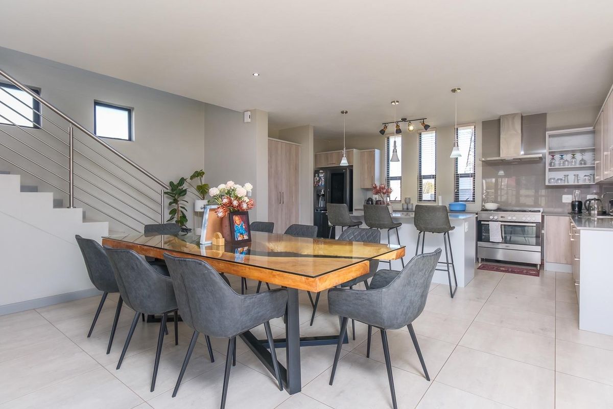 Beautiful 4 Bedroom Family Home In Meadows Estate - Photo 5