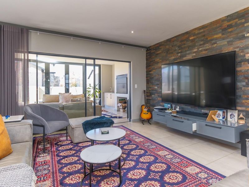 Beautiful 4 Bedroom Family Home In Meadows Estate - Photo 6