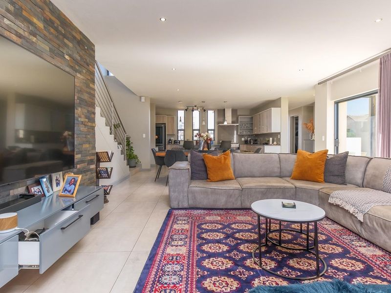 Beautiful 4 Bedroom Family Home In Meadows Estate - Photo 10