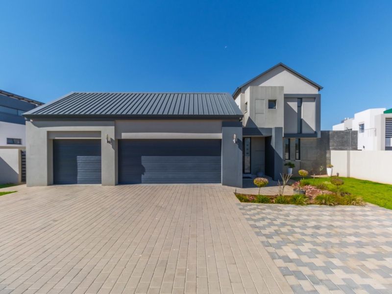 Beautiful 4 Bedroom Family Home In Meadows Estate - Photo 2