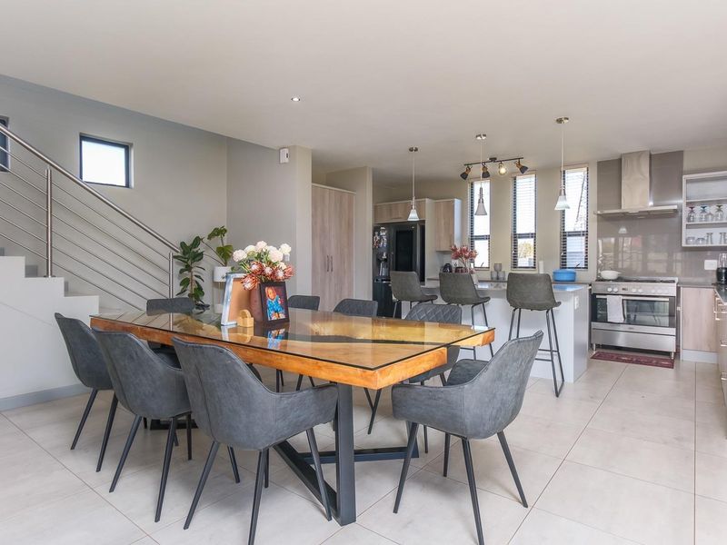Beautiful 4 Bedroom Family Home In Meadows Estate - Photo 8