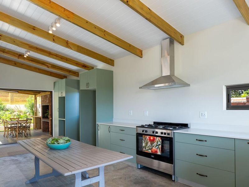 Brand New Lock Up and Go - Pet Friendly Home - Photo 9