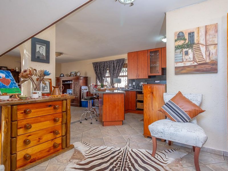 Stylish 3-Bedroom Family Home For Sale in Montana Park, Pretoria - Photo 5