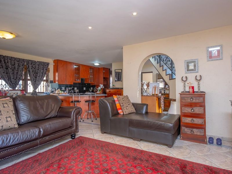 Stylish 3-Bedroom Family Home For Sale in Montana Park, Pretoria - Photo 8