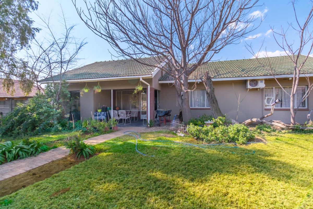 Live Smart: Spacious 3-Bedroom with flatlet, Borehole & Income potential - Photo 3