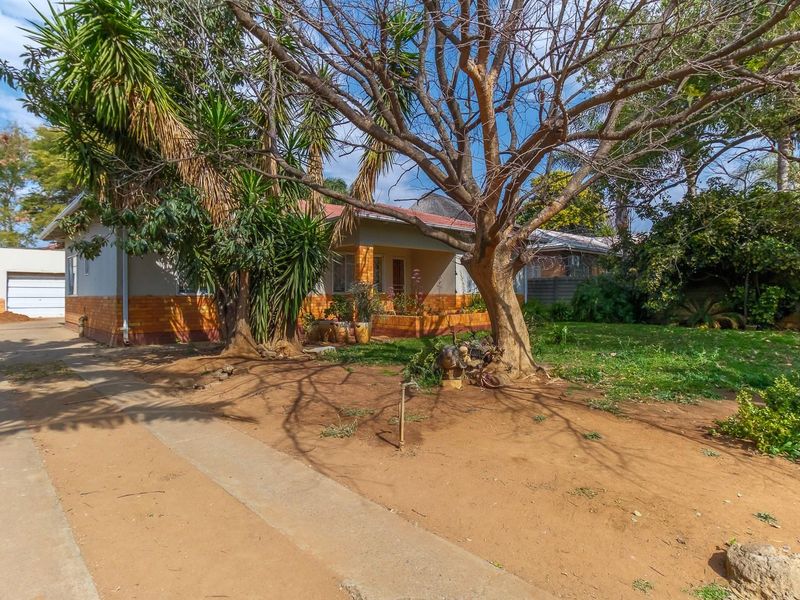 Property for Sale – Oos-Einde, Rustenburg  - Photo 3