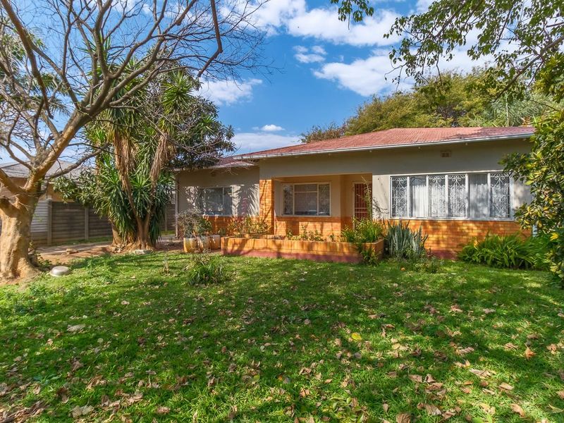 Property for Sale – Oos-Einde, Rustenburg  - Photo 2