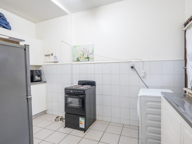 Spacious 1-Bedroom Ground Floor Apartment in Clarendon, Pietermaritzburg - Photo 9