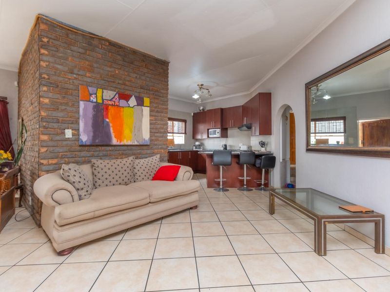 Spacious Four Bedroom Double Storey Home Nestled Against the Koppie - Photo 10