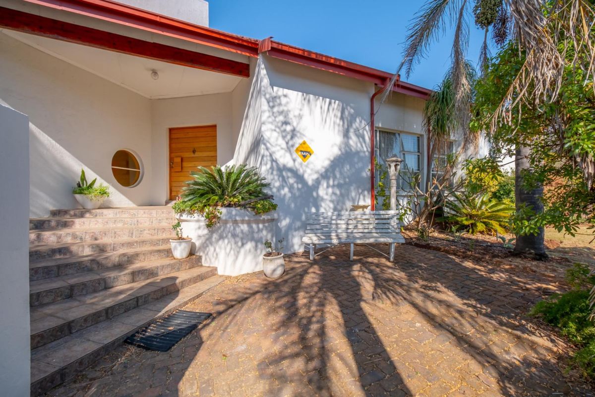 Spacious Four Bedroom Double Storey Home Nestled Against the Koppie - Photo 3