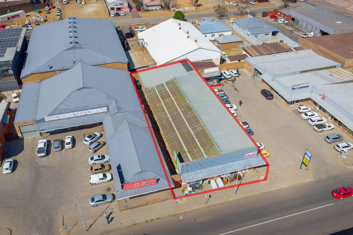 High foot traffic. Prime street exposure. Endless business potential. Secure this Heidelberg gem tod - Photo 3