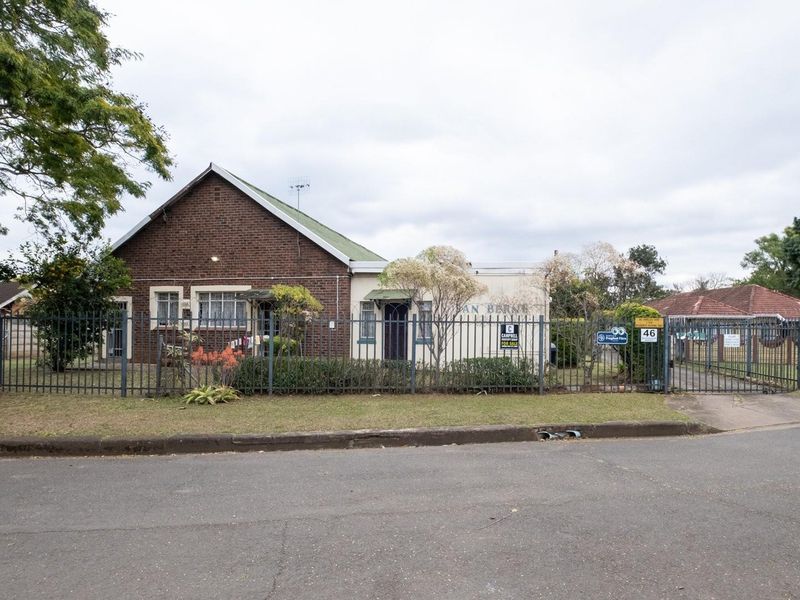 Spacious 1-Bedroom Townhouse in Quiet Cul-De-Sac - Photo 1