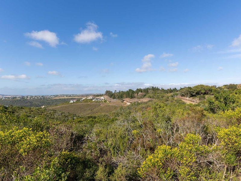 A blank canvas offering beautiful distant sea views - Photo 6