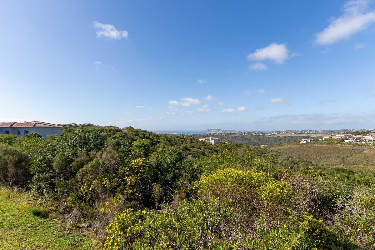A blank canvas offering beautiful distant sea views - Photo 3