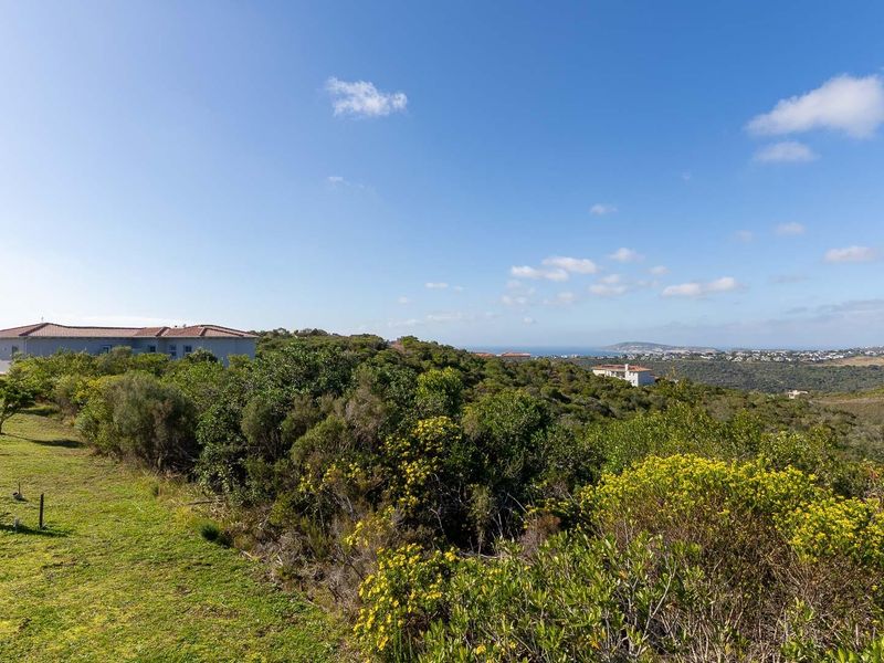 A blank canvas offering beautiful distant sea views - Photo 2