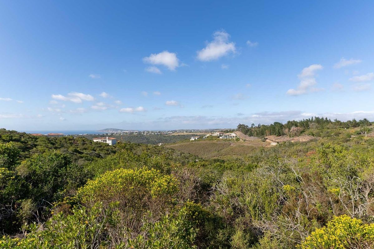 A blank canvas offering beautiful distant sea views - Photo 5
