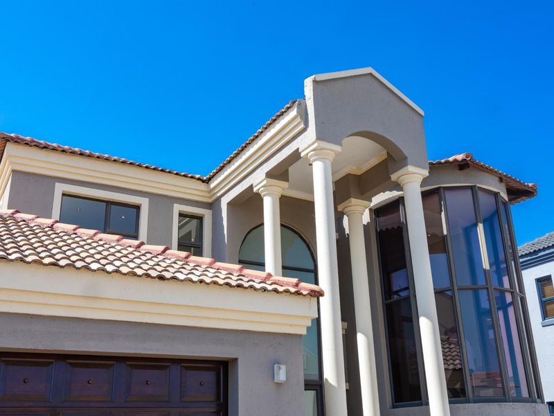 Modern 4-Bedroom Double Story in Thornhill - Photo 4