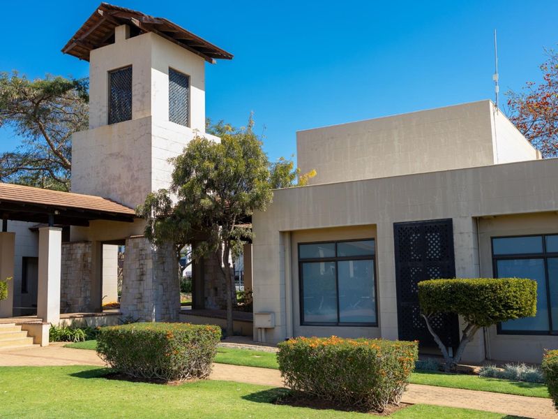 Modern 4-Bedroom Double Story in Thornhill - Photo 7