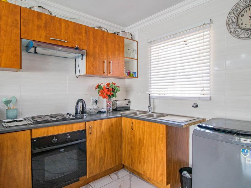 Townhouse For Sale in Magaliesberg Country Estate Amandasig Akasia Gauteng - Photo 7