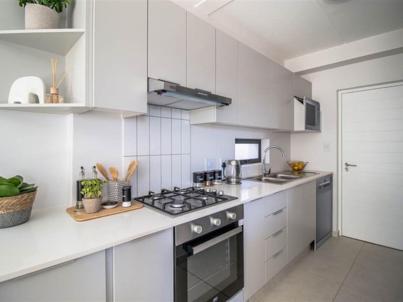 Townhouse For Sale in Wilgeheuwel Roodepoort - Photo 9