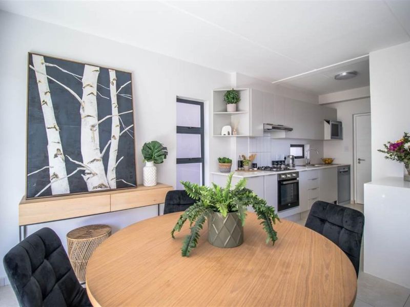 Townhouse For Sale in Wilgeheuwel Roodepoort - Photo 8