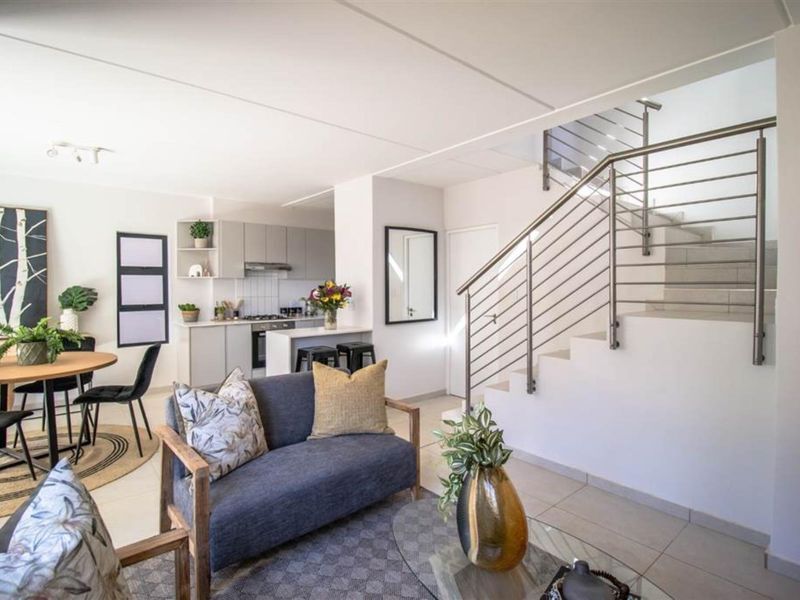 Townhouse For Sale in Wilgeheuwel Roodepoort - Photo 4