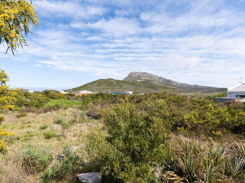 Close to the main road, the R44 and located in Silver Sands area in Betty's Bay - Photo 2