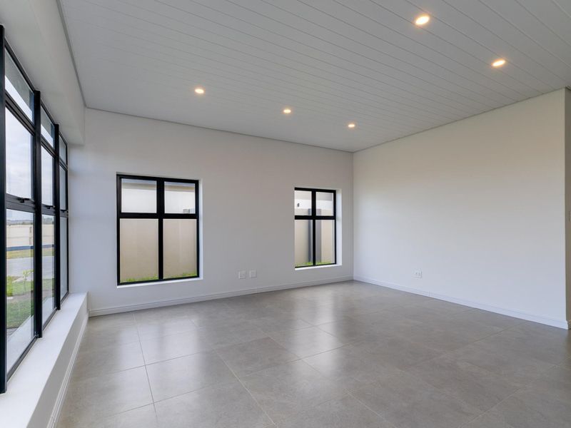 Newly built 3 Bedroom house for sale in Le Grand - direct from developer no Transfer Fees!! - Photo 5