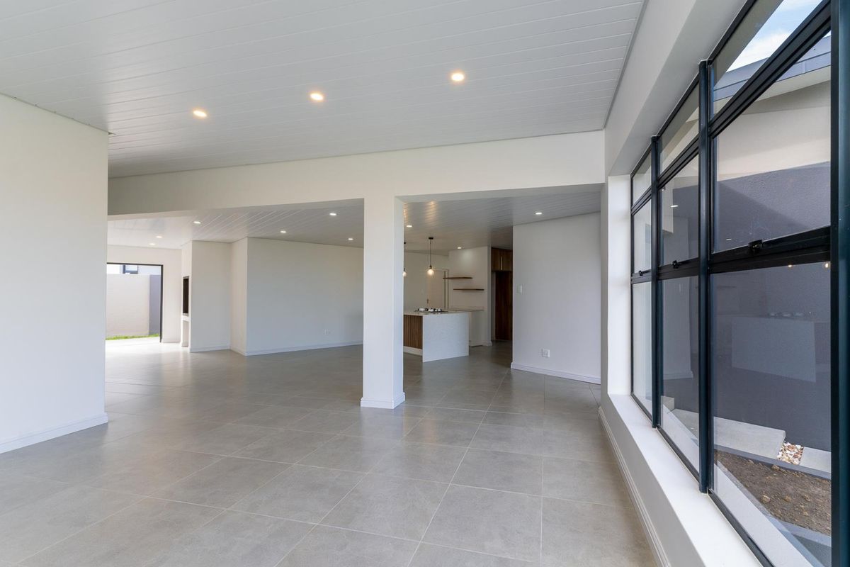 Newly built 3 Bedroom house for sale in Le Grand - direct from developer no Transfer Fees!! - Photo 4