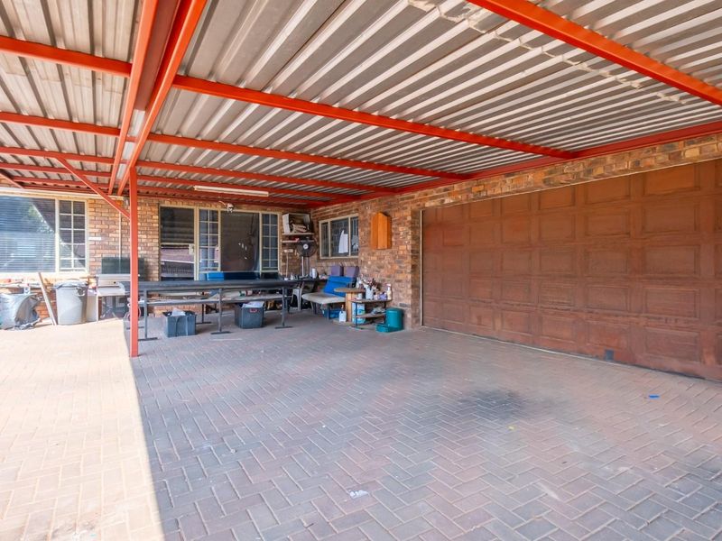 House For Sale in Doornpoort Pretoria - Photo 3