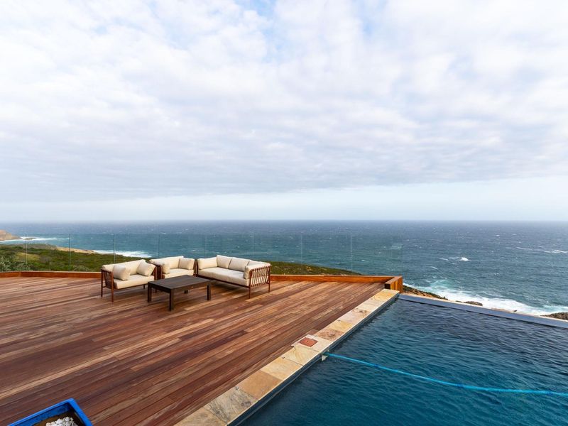 Luxury Cliff-Top Villa in Breakwater Bay Eco Estate - Photo 8