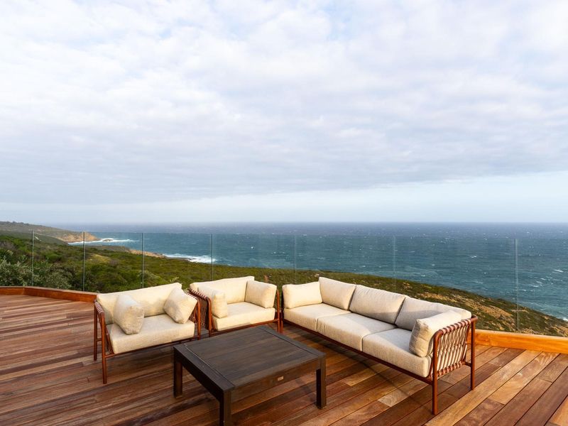 Luxury Cliff-Top Villa in Breakwater Bay Eco Estate - Photo 7