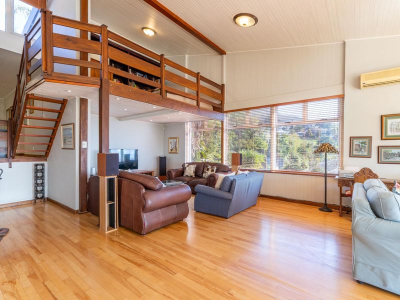 A Rare Find in Paarl – Luxury Living with Iconic Mountain Views - Photo 6