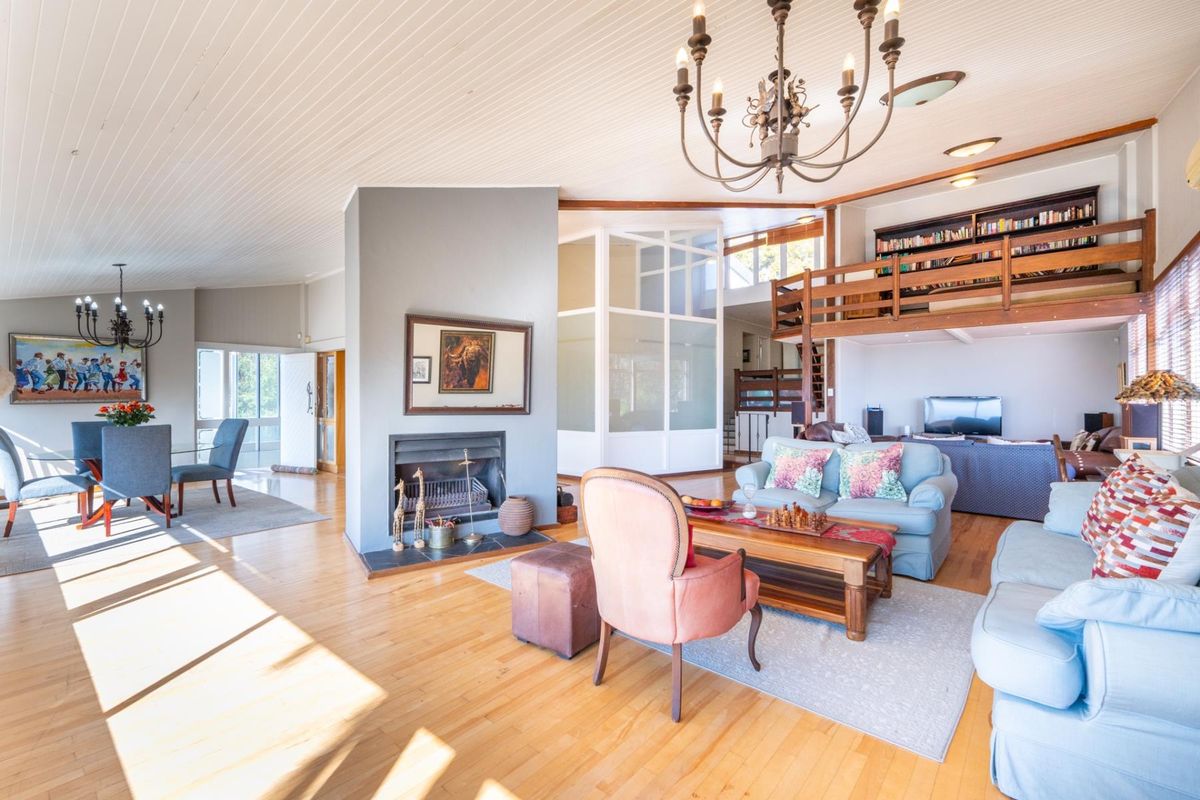 A Rare Find in Paarl – Luxury Living with Iconic Mountain Views - Photo 4