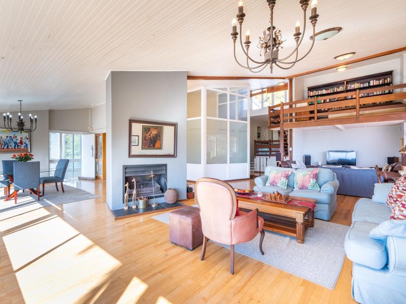 A Rare Find in Paarl – Luxury Living with Iconic Mountain Views - Photo 4