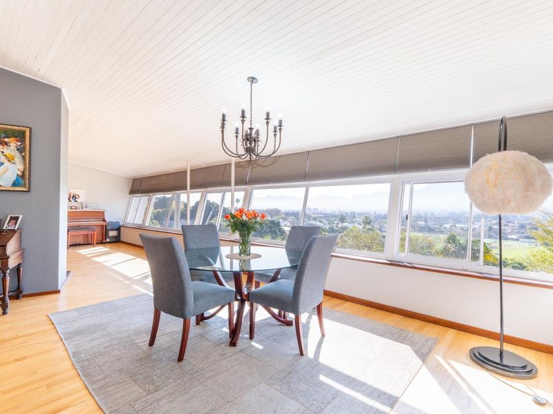 A Rare Find in Paarl – Luxury Living with Iconic Mountain Views - Photo 5