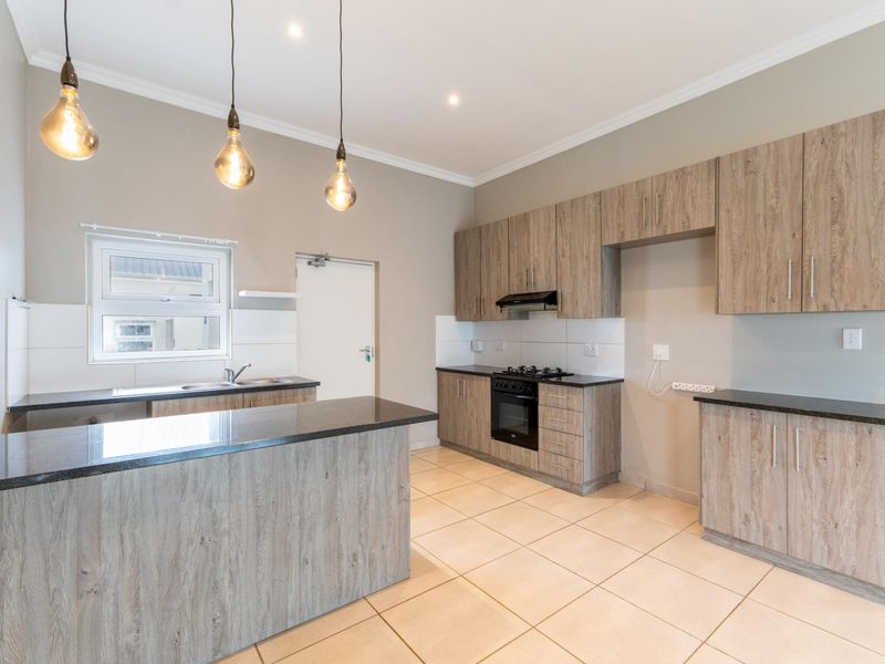 Modern 3-Bedroom Family Home to Rent in Secure Estate - Photo 9