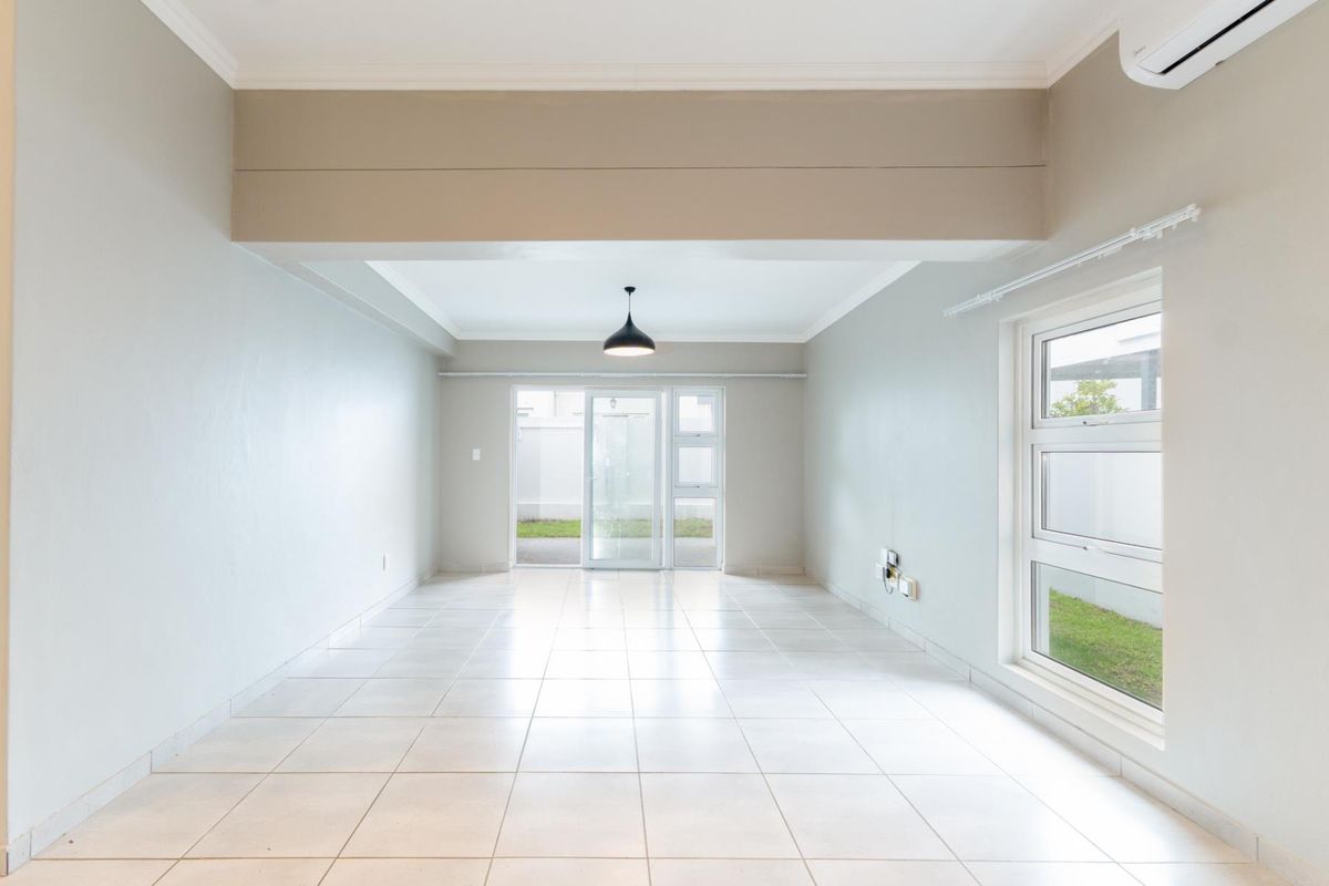 Modern 3-Bedroom Family Home to Rent in Secure Estate - Photo 5