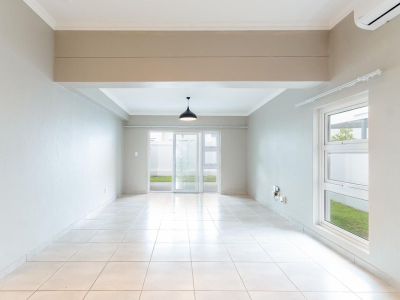 Modern 3-Bedroom Family Home to Rent in Secure Estate - Photo 5