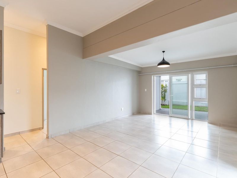 Modern 3-Bedroom Family Home to Rent in Secure Estate - Photo 4