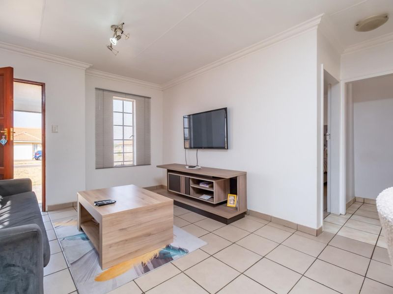 JUST LOCK UP AND GO!!! - Photo 6