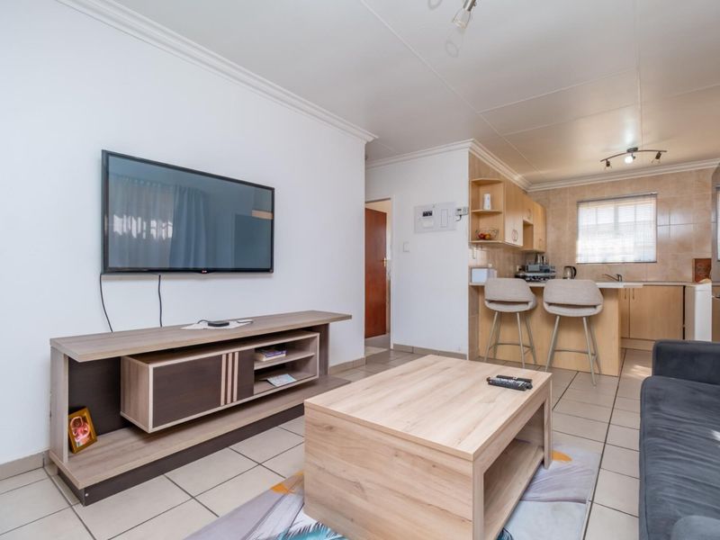 JUST LOCK UP AND GO!!! - Photo 3