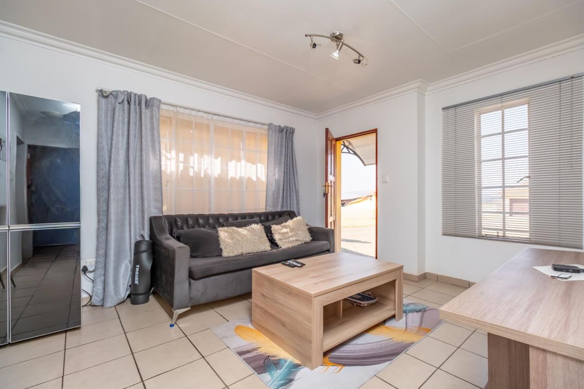 JUST LOCK UP AND GO!!! - Photo 5